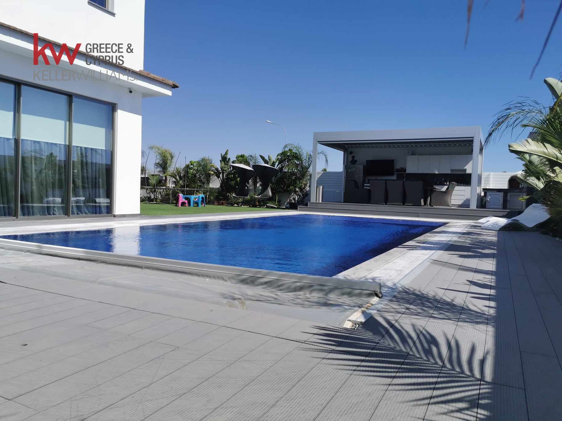 5 bedrooms Villa in Oroklini, Larnaka, Cyprus No. 51042