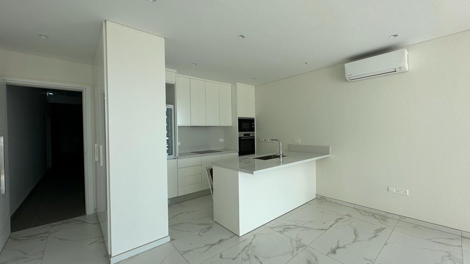 3 bedrooms Apartment in Paphos, Cyprus No. 29063