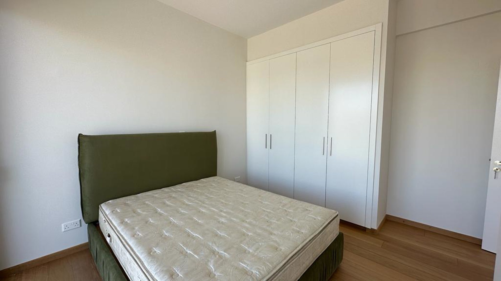 3 bedrooms Apartment in Paphos, Cyprus No. 29063