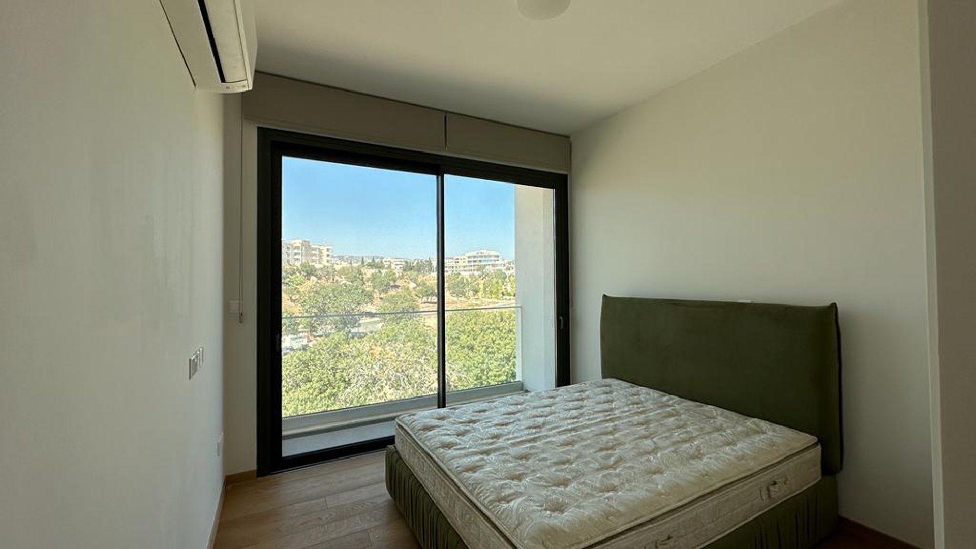 3 bedrooms Apartment in Paphos, Cyprus No. 29063