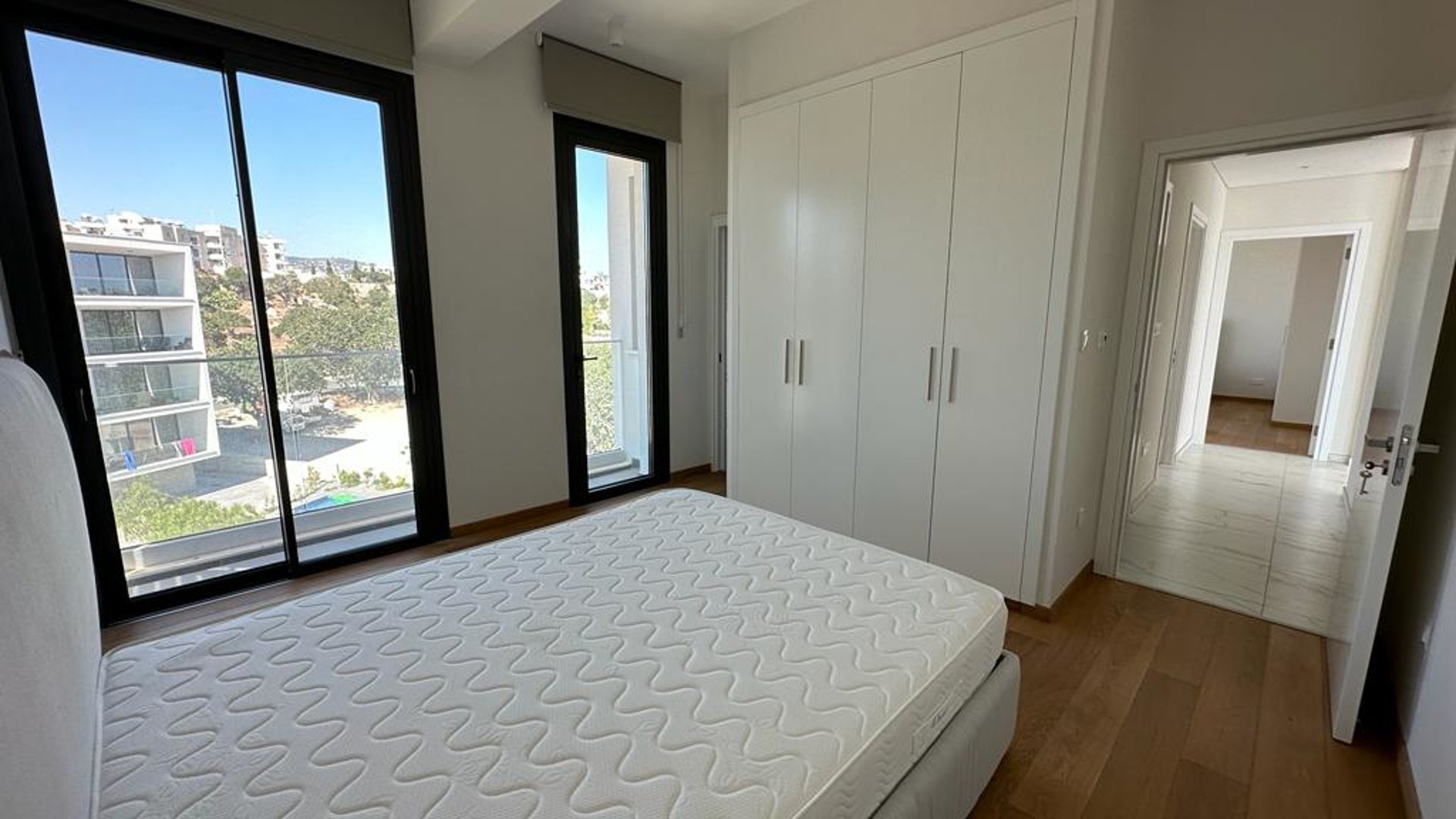 3 bedrooms Apartment in Paphos, Cyprus No. 29063