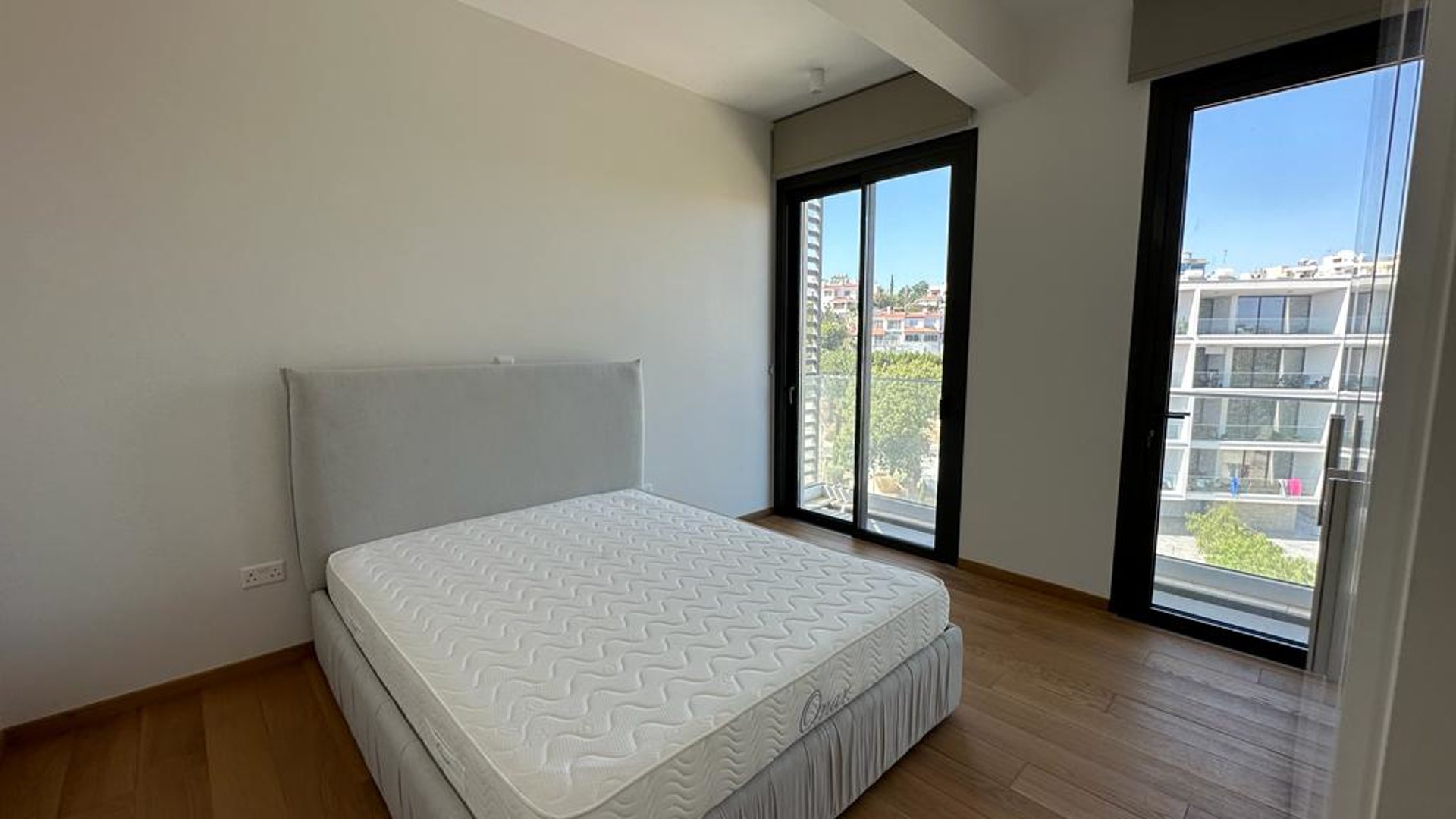 3 bedrooms Apartment in Paphos, Cyprus No. 29063