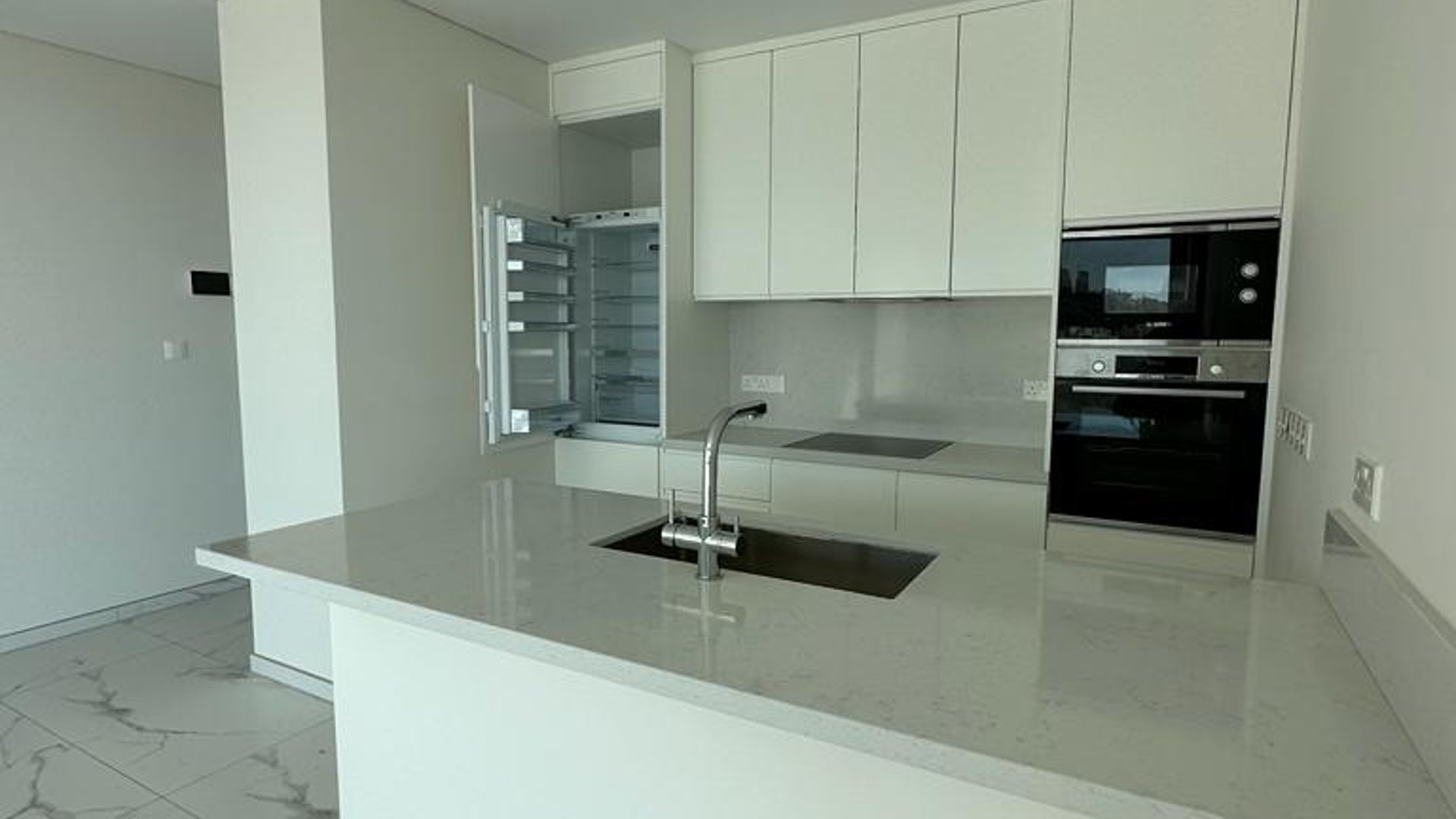 3 bedrooms Apartment in Paphos, Cyprus No. 29063
