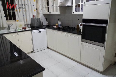 3 bedrooms Townhouse in Strovolos, Nicosia,  No. 40031 4