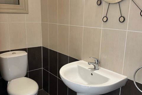 2 bedrooms Apartment in Larnaka, No. 40033 8