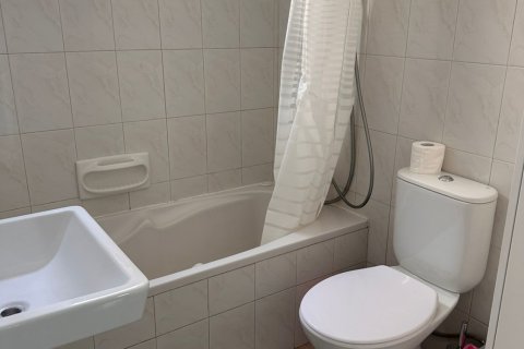 2 bedrooms Apartment in Larnaca, Larnaka,  No. 40032 8