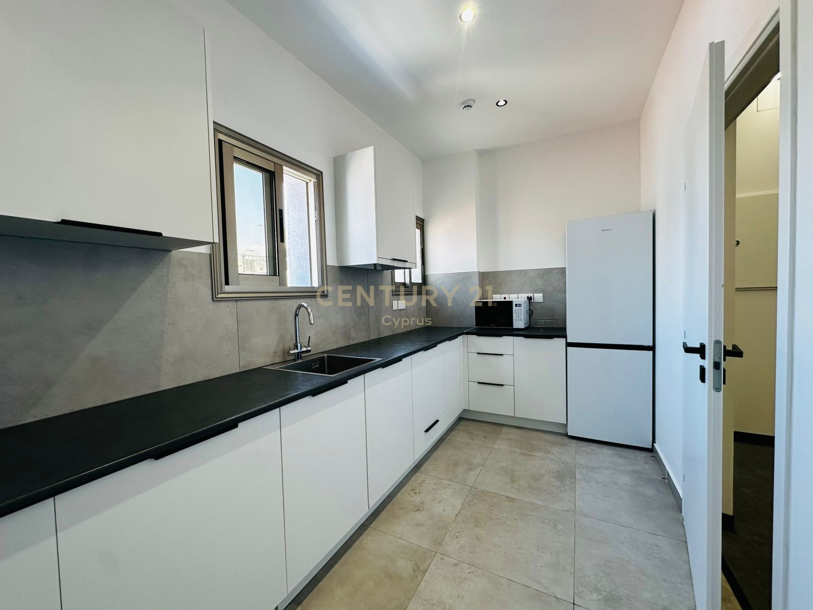 776m2 Bureau à Limassol, Chypre No. 53462