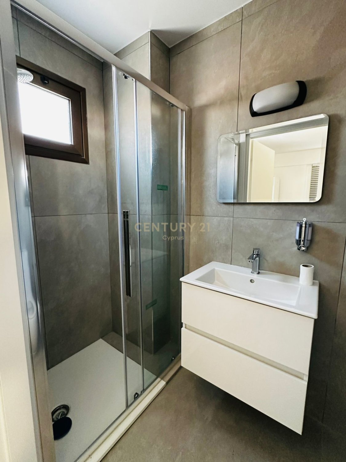 776m2 Bureau à Limassol, Chypre No. 53462