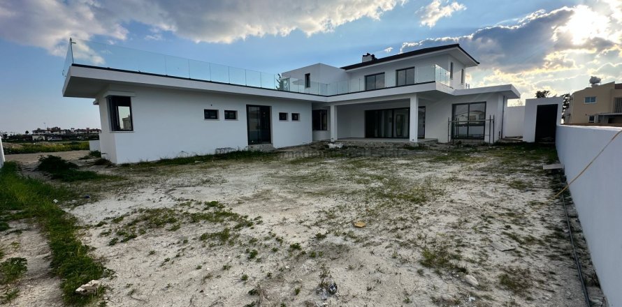 5 bedrooms Villa in Kiti, Larnaka,  No. 51214