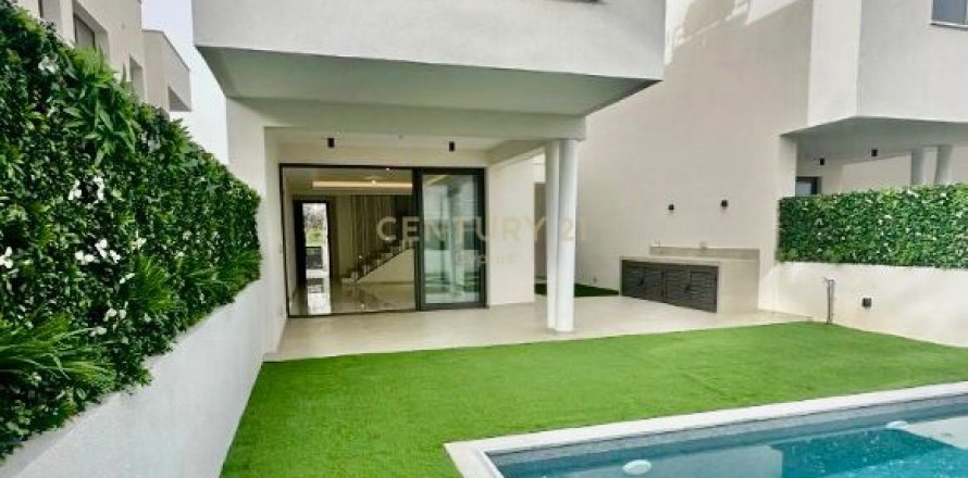 3 dormitorios Villa en Trachoni, Limassol,  No. 55286