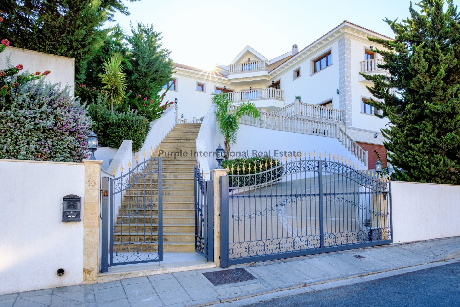 6 dormitorios Villa en Mouttagiaka, Limassol, Chipre No. 35118