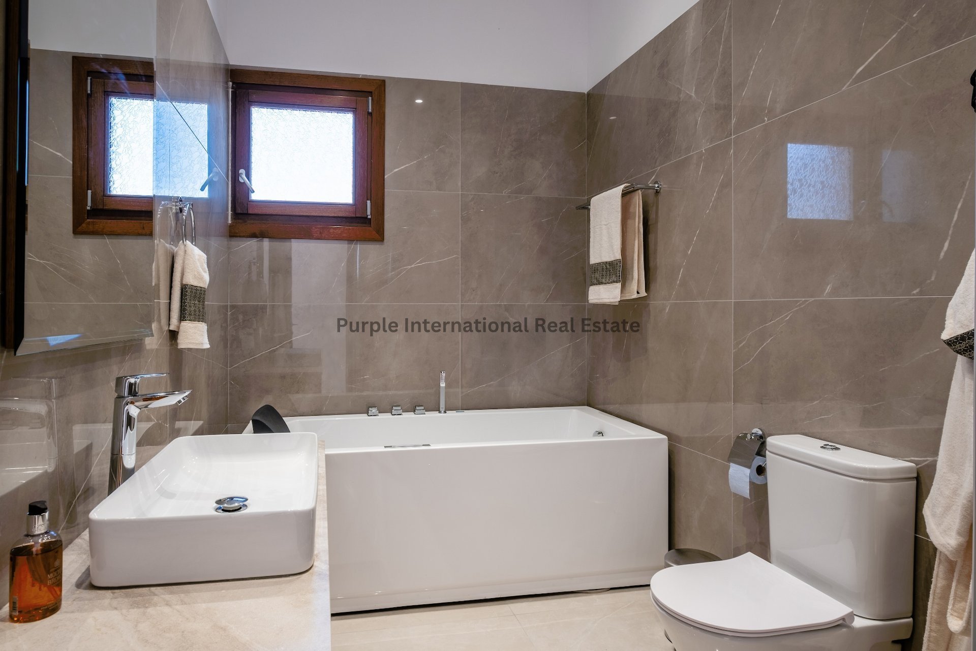6 dormitorios Villa en Mouttagiaka, Limassol, Chipre No. 35118