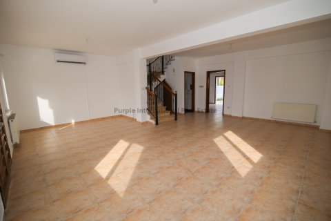 4 bedrooms Villa in Livadia, Larnaka,  No. 39433 6