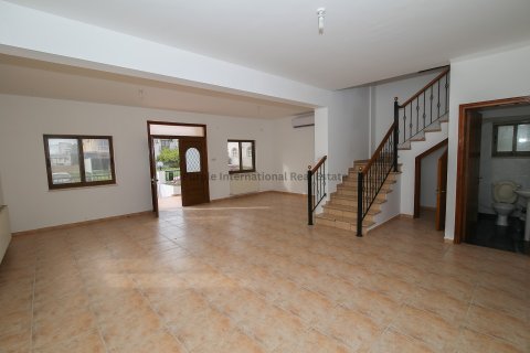 4 bedrooms Villa in Livadia, Larnaka,  No. 39433