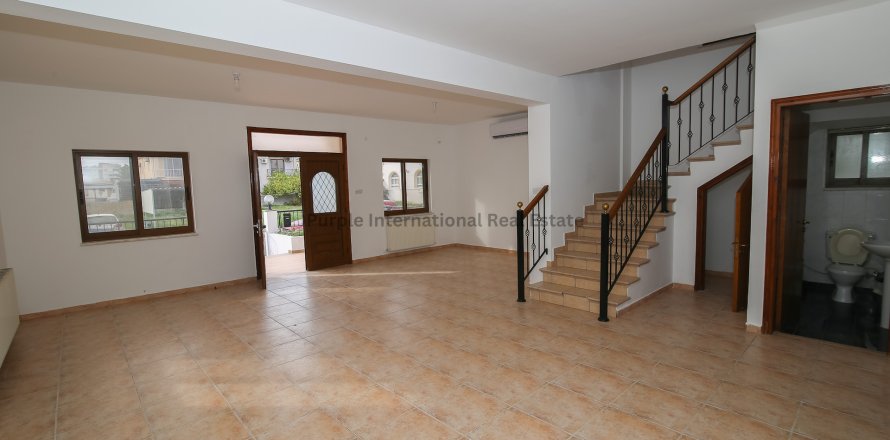 4 bedrooms Villa in Livadia, Larnaka,  No. 39433