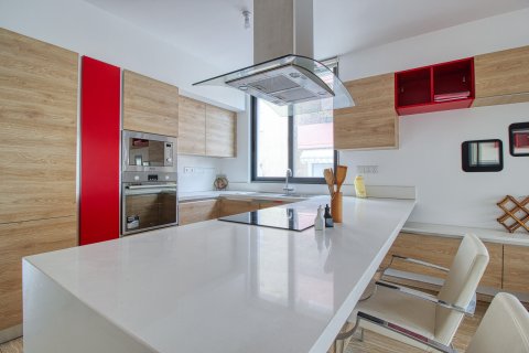 Квартира с 2 спальнями в Лимассол, Лимасол,  № 49560