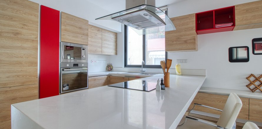 Квартира с 2 спальнями в Лимассол, Лимасол,  № 49560