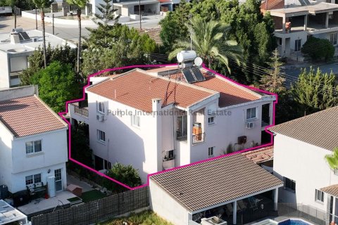 3 bedrooms Villa in Nicosia, No. 37295 4