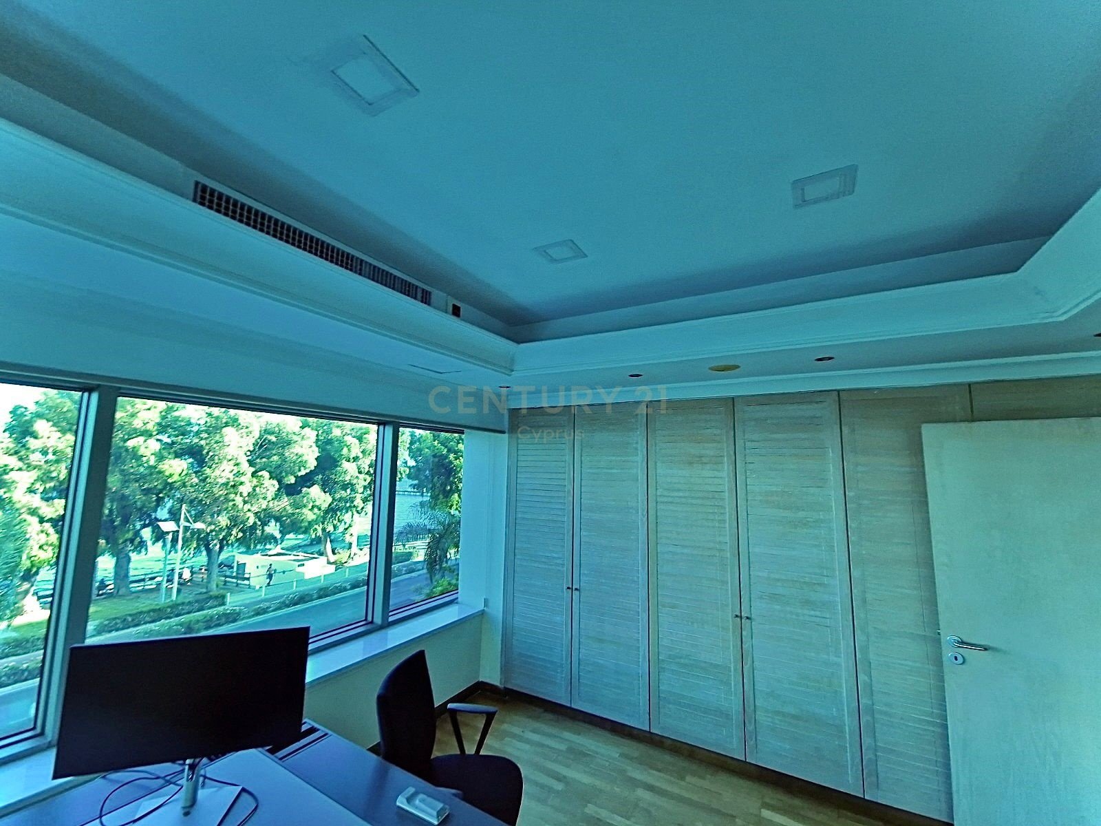 195m2 Office in Limassol, Cyprus No. 55568