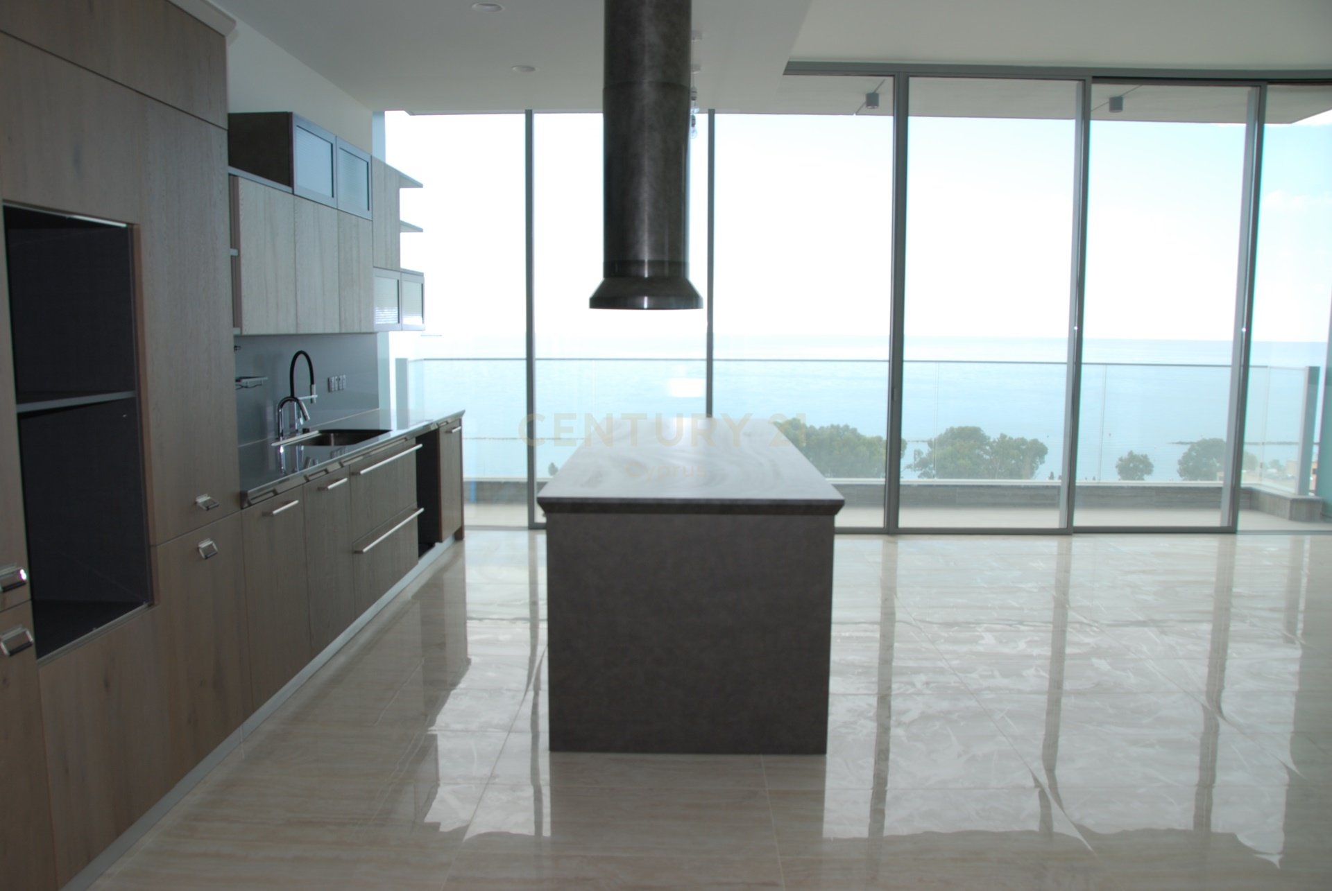 3 bedrooms Apartment in Agios Tychonas, Limassol, Cyprus No. 55572