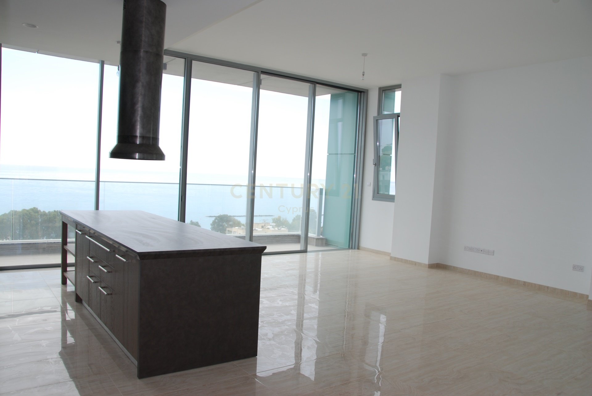 3 bedrooms Apartment in Agios Tychonas, Limassol, Cyprus No. 55572