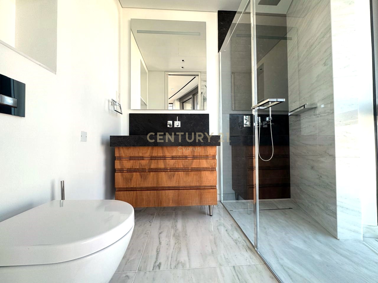 3 bedrooms Apartment in Limassol, Cyprus No. 55569