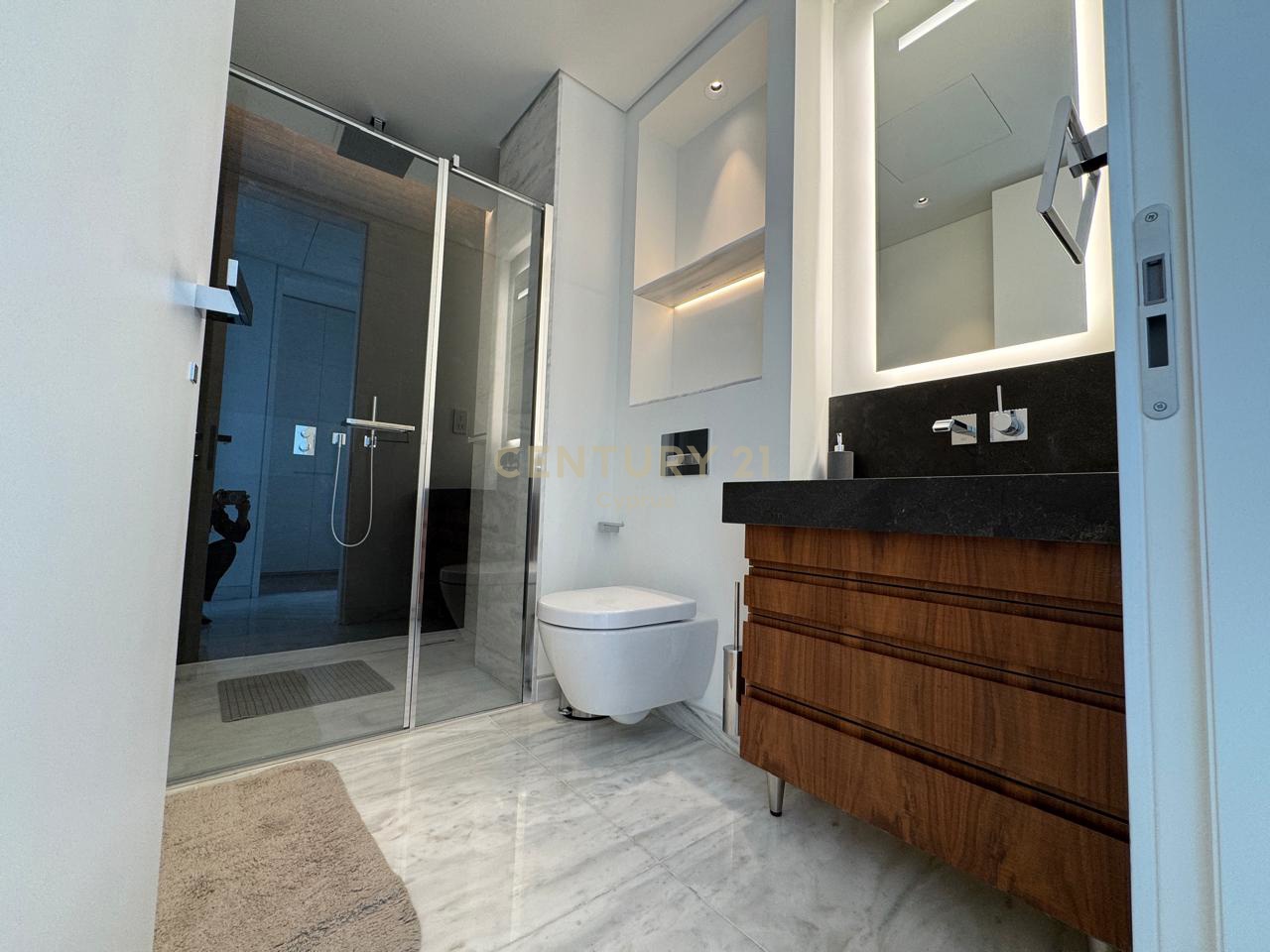 3 bedrooms Apartment in Limassol, Cyprus No. 55569