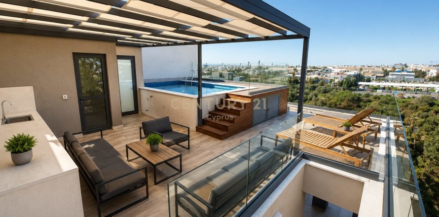 2 bedrooms Penthouse in Germasogeia, Limassol,  No. 55570