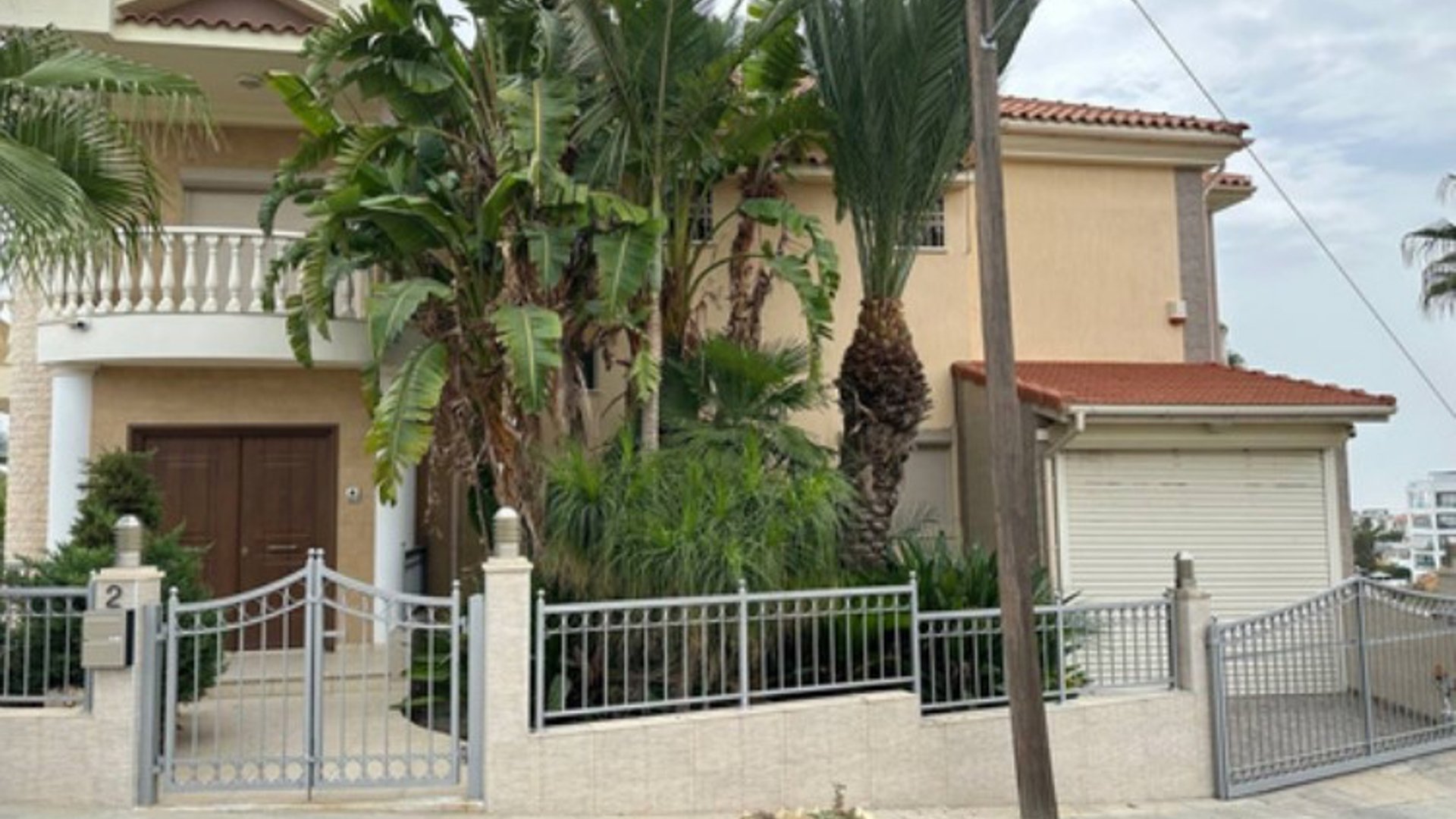 5 bedrooms Villa in Limassol, Cyprus No. 26782
