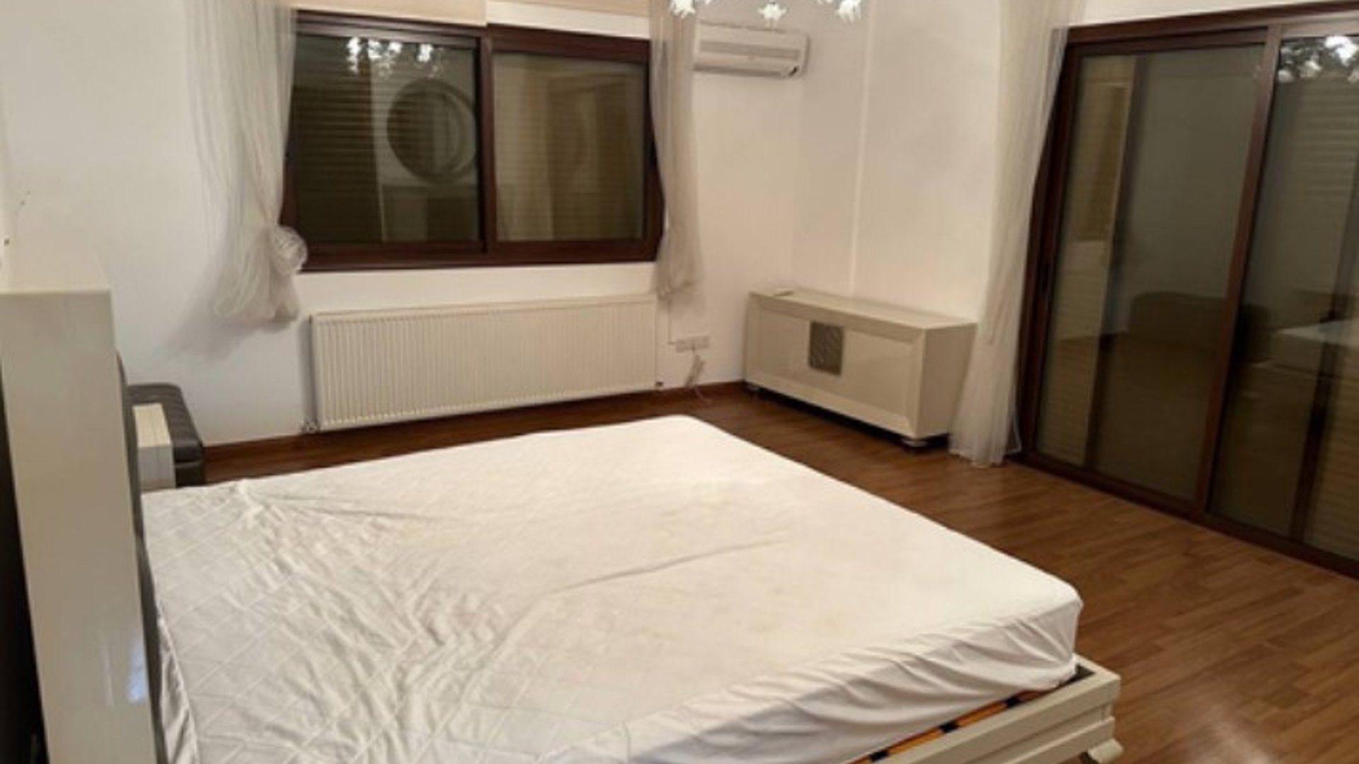 5 bedrooms Villa in Limassol, Cyprus No. 26782