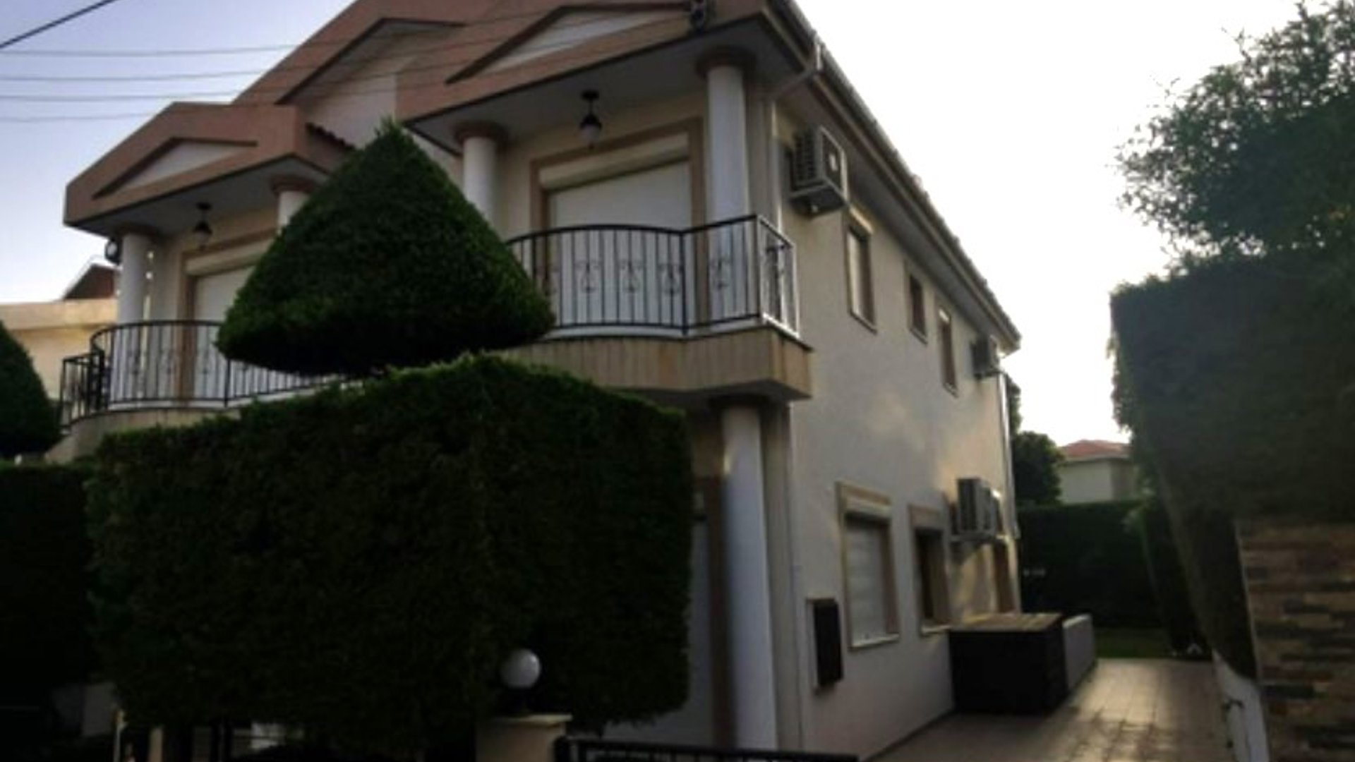 4 bedrooms Villa in Mouttagiaka, Limassol, Cyprus No. 26781