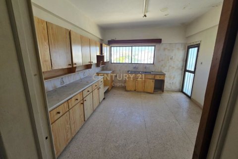 12 bedrooms Building in Agios Pavlos, Limassol,  No. 54267 2