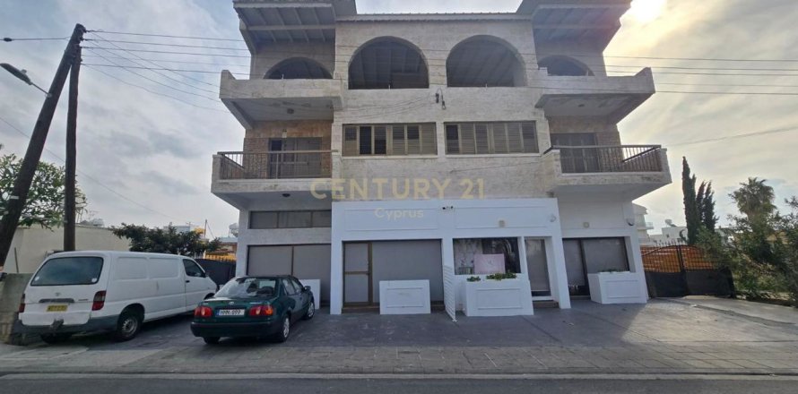 12 bedrooms Building in Agios Pavlos, Limassol,  No. 54267