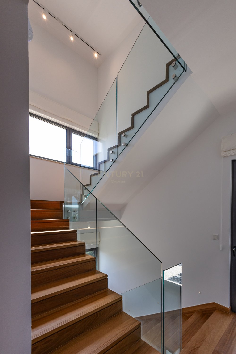 4 bedrooms Villa in Mesa Geitonia, Limassol, Cyprus No. 55828