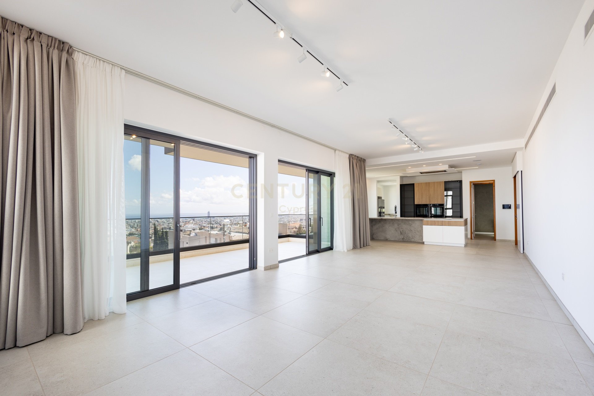 4 bedrooms Villa in Mesa Geitonia, Limassol, Cyprus No. 55828