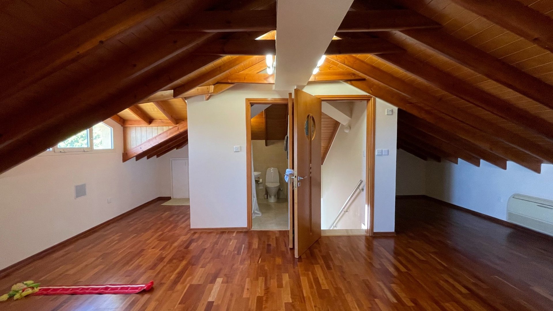 5 bedrooms Villa in Agios Tychonas, Limassol, Cyprus No. 26303