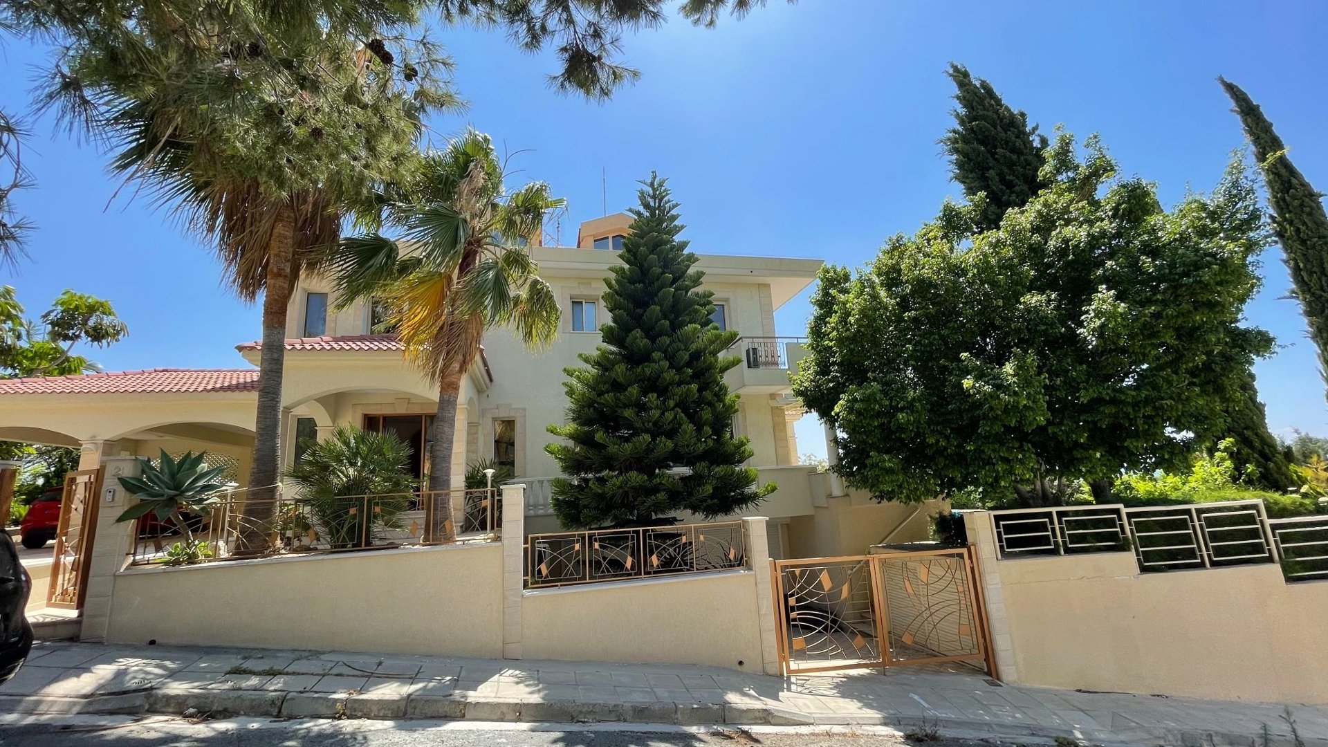 5 bedrooms Villa in Agios Tychonas, Limassol, Cyprus No. 26303