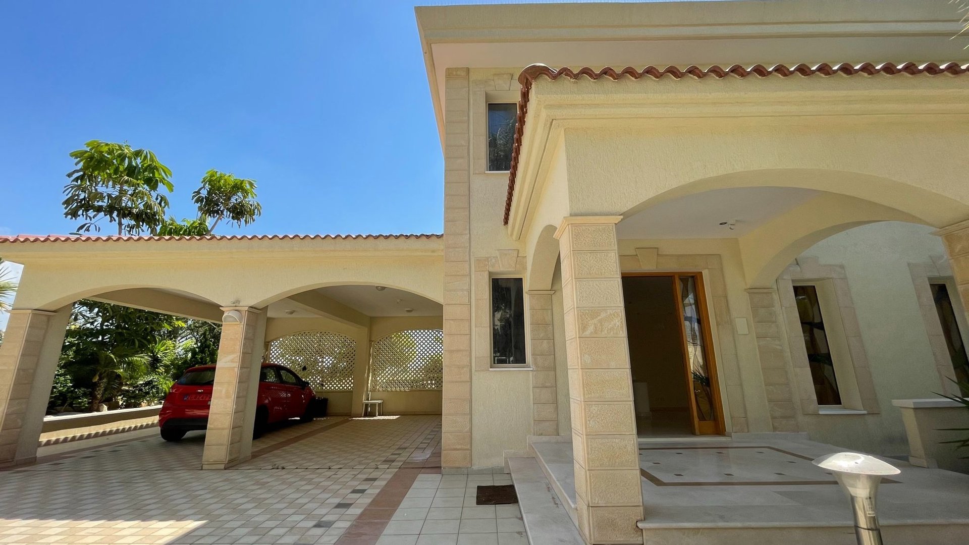 5 bedrooms Villa in Agios Tychonas, Limassol, Cyprus No. 26303