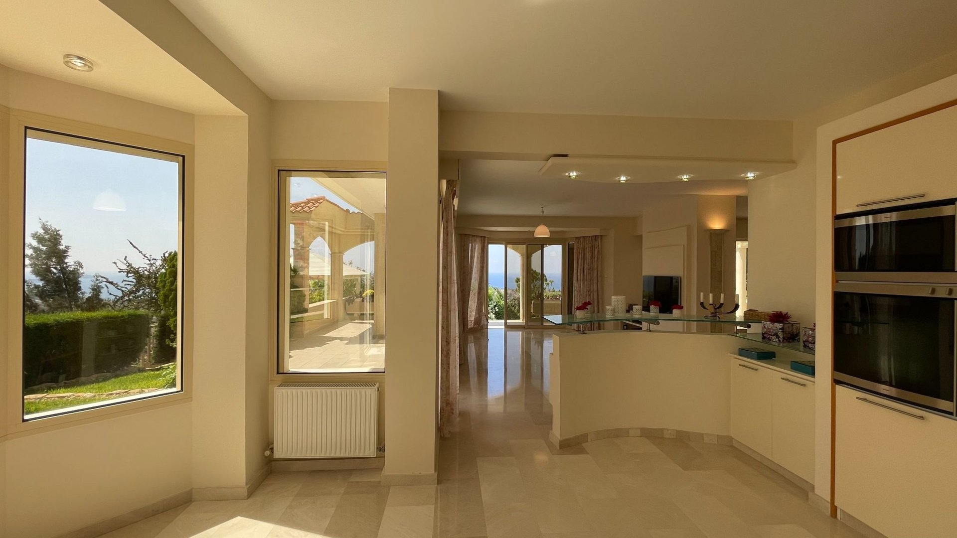 5 bedrooms Villa in Agios Tychonas, Limassol, Cyprus No. 26303