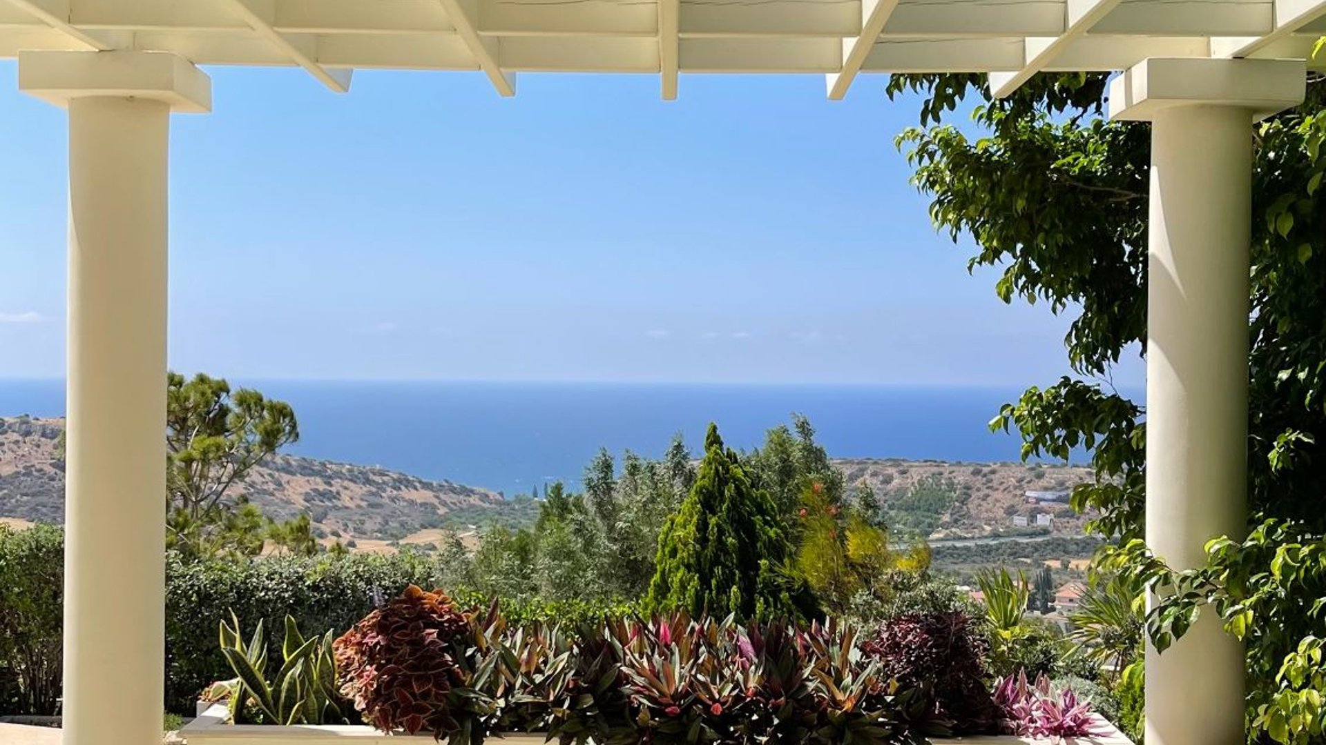 5 bedrooms Villa in Agios Tychonas, Limassol, Cyprus No. 26303