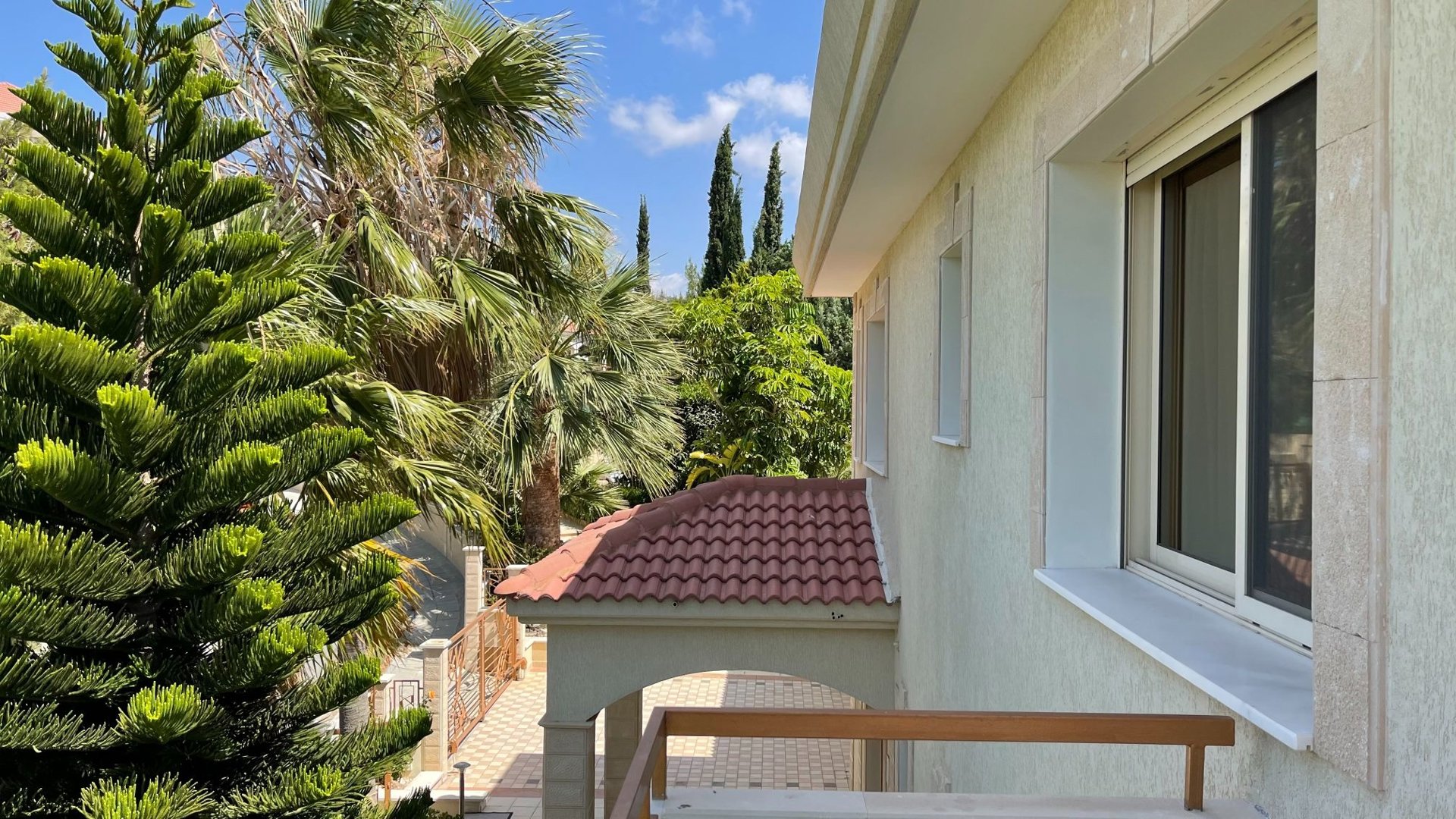 5 bedrooms Villa in Agios Tychonas, Limassol, Cyprus No. 26303