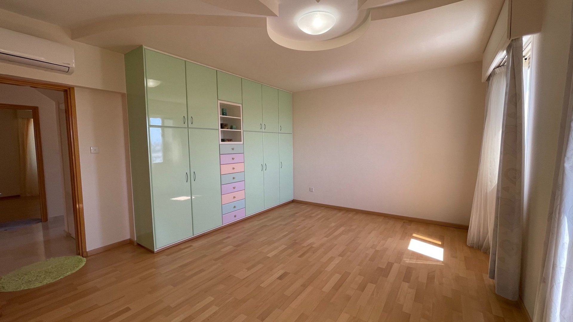 5 bedrooms Villa in Agios Tychonas, Limassol, Cyprus No. 26303