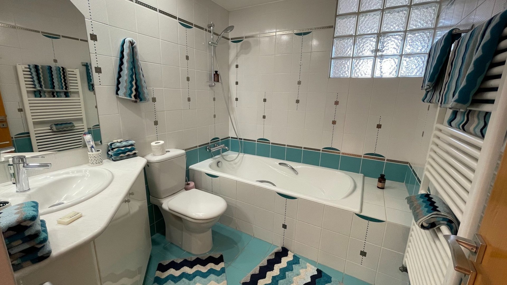 5 bedrooms Villa in Agios Tychonas, Limassol, Cyprus No. 26303