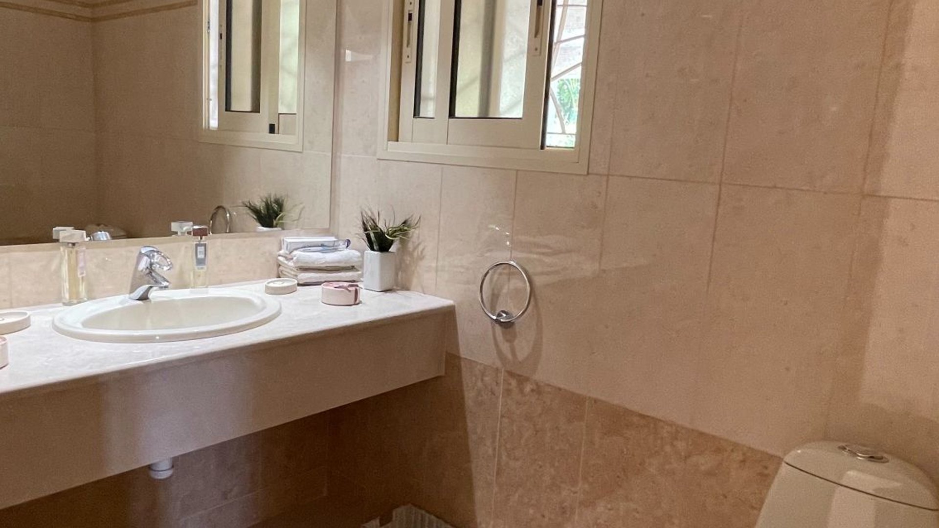 5 bedrooms Villa in Agios Tychonas, Limassol, Cyprus No. 26303
