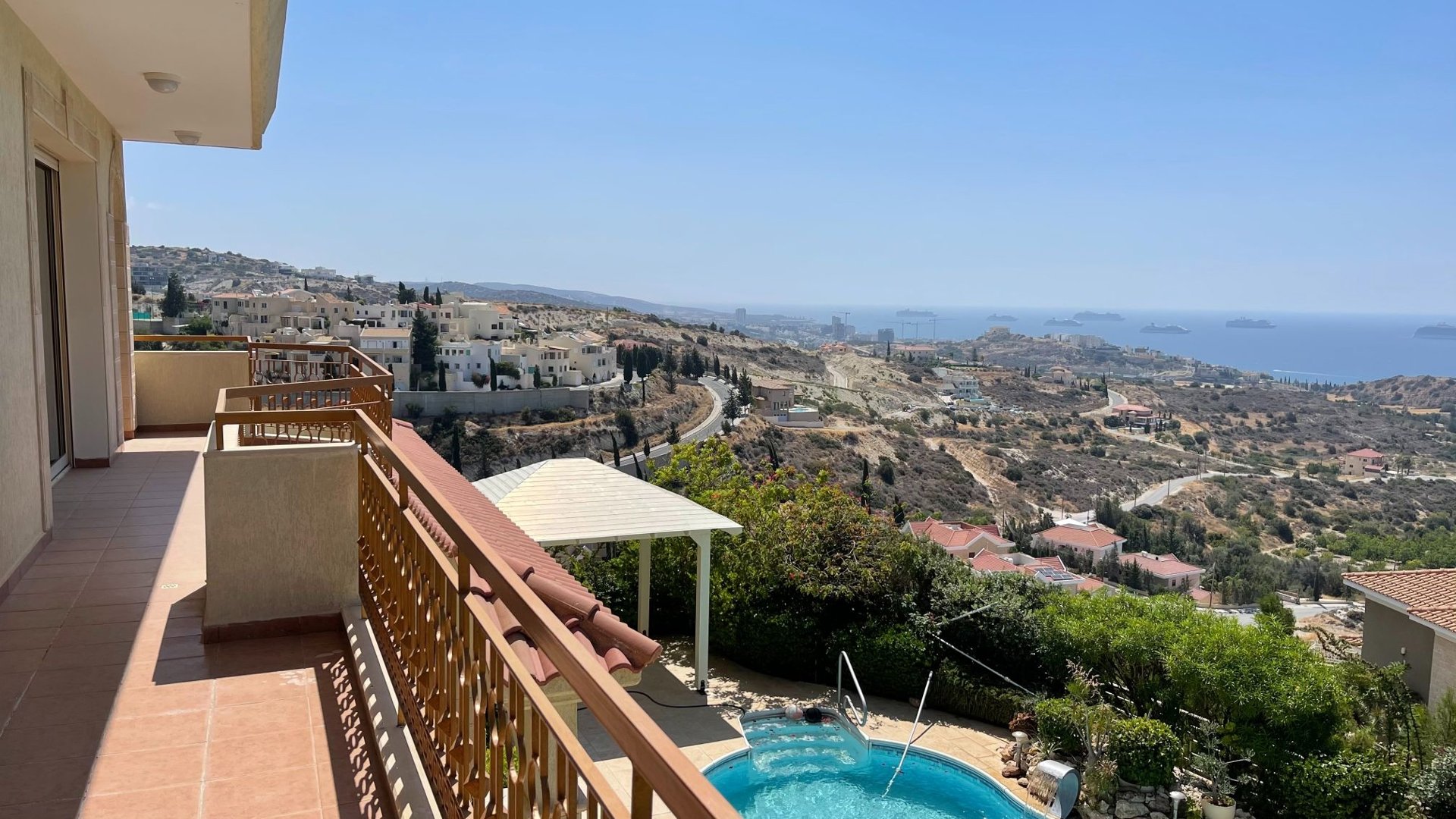 5 bedrooms Villa in Agios Tychonas, Limassol, Cyprus No. 26303
