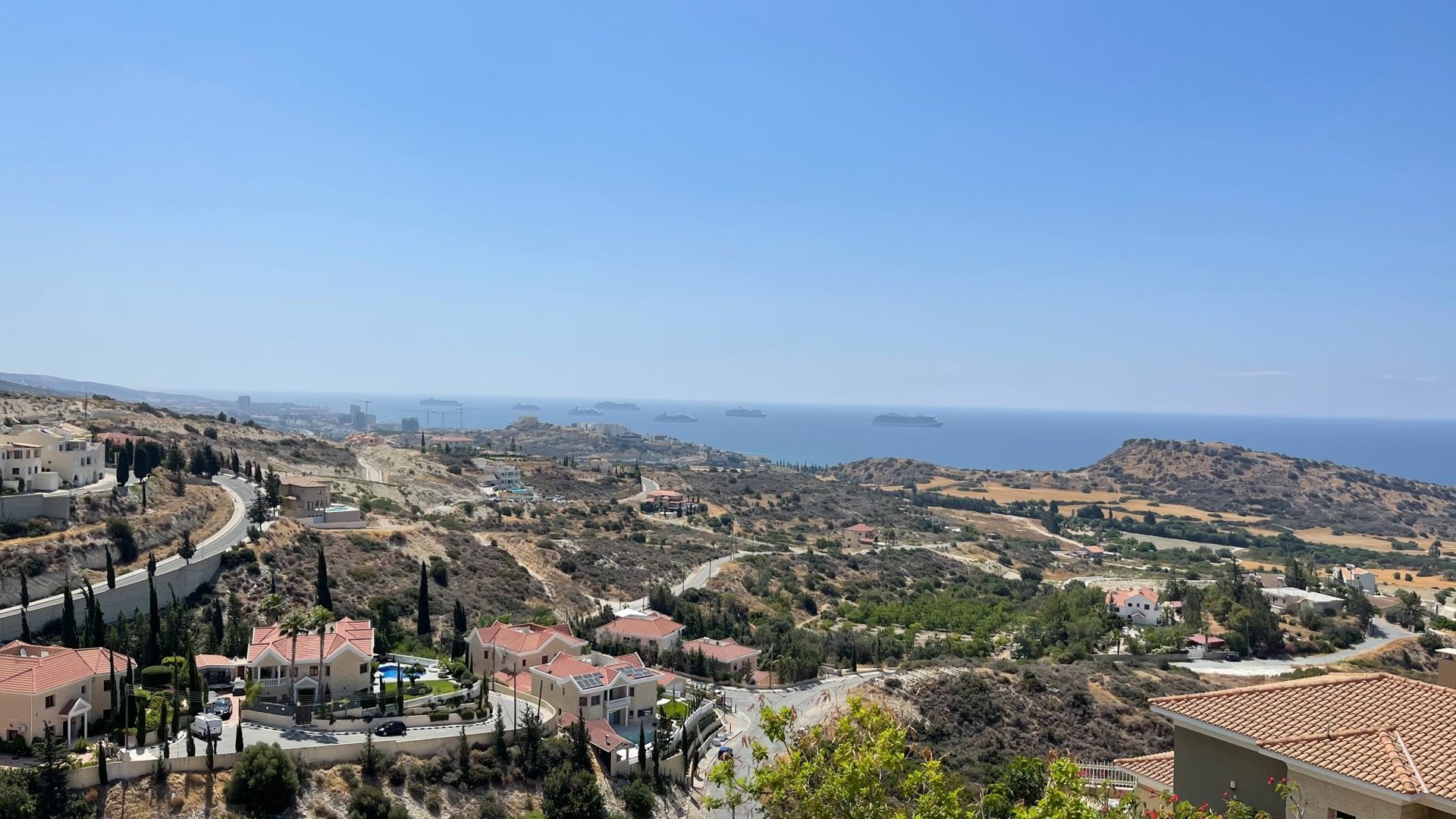 5 bedrooms Villa in Agios Tychonas, Limassol, Cyprus No. 26303
