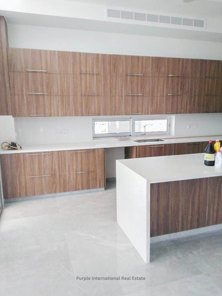 4 bedrooms Villa in Limassol, Cyprus No. 36316