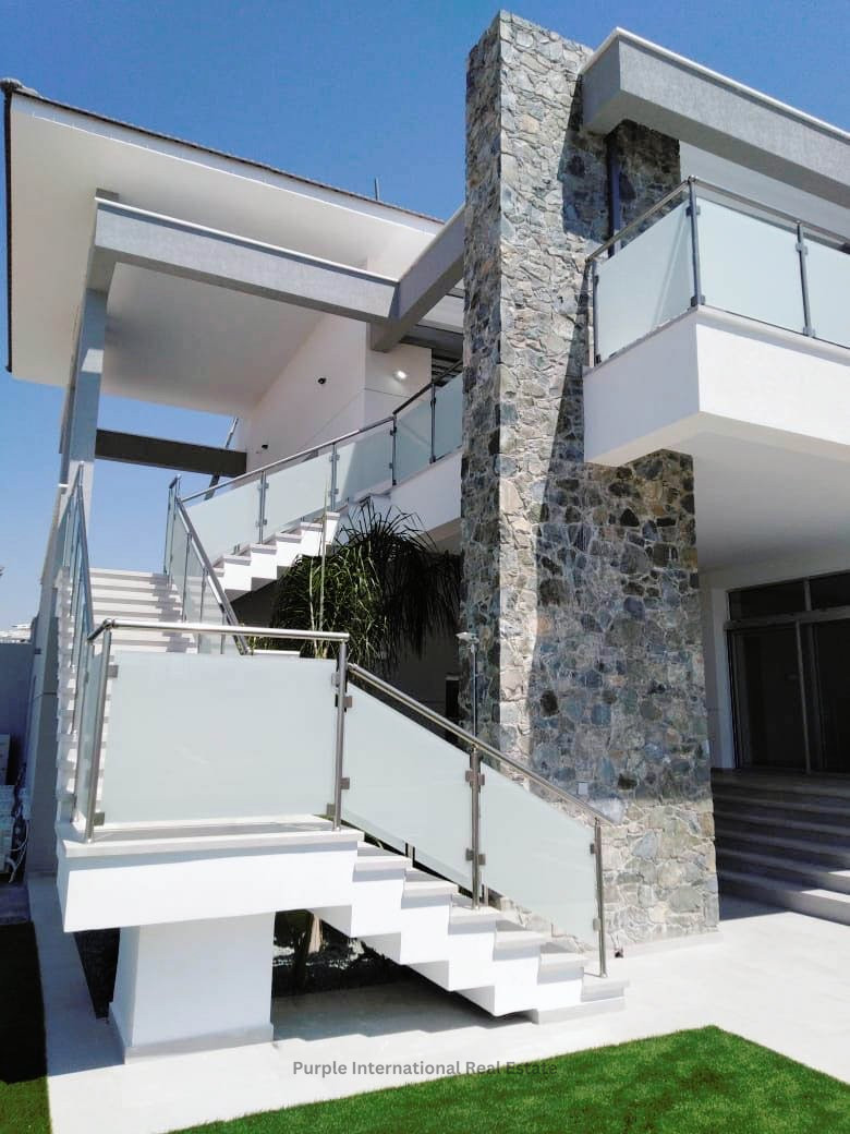 4 bedrooms Villa in Limassol, Cyprus No. 36316