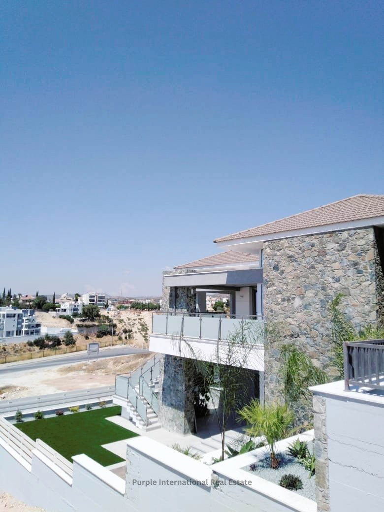 4 bedrooms Villa in Limassol, Cyprus No. 36316