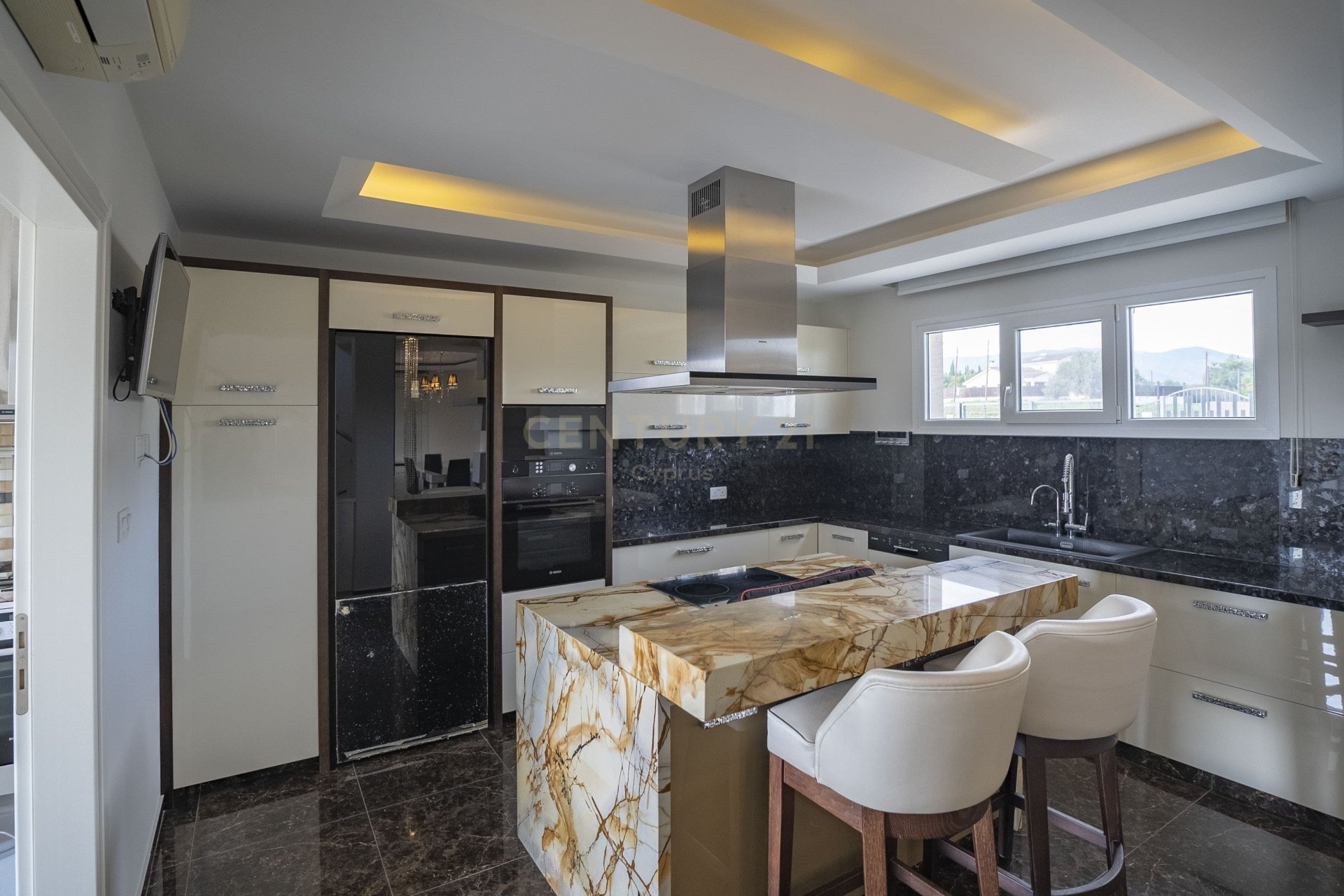 4 chambres Villa à Pyrgos, Limassol, Chypre No. 58246